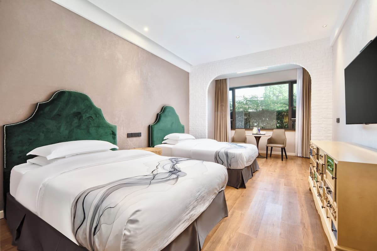 Classic Twin Room, 2 Double Beds, Garden View