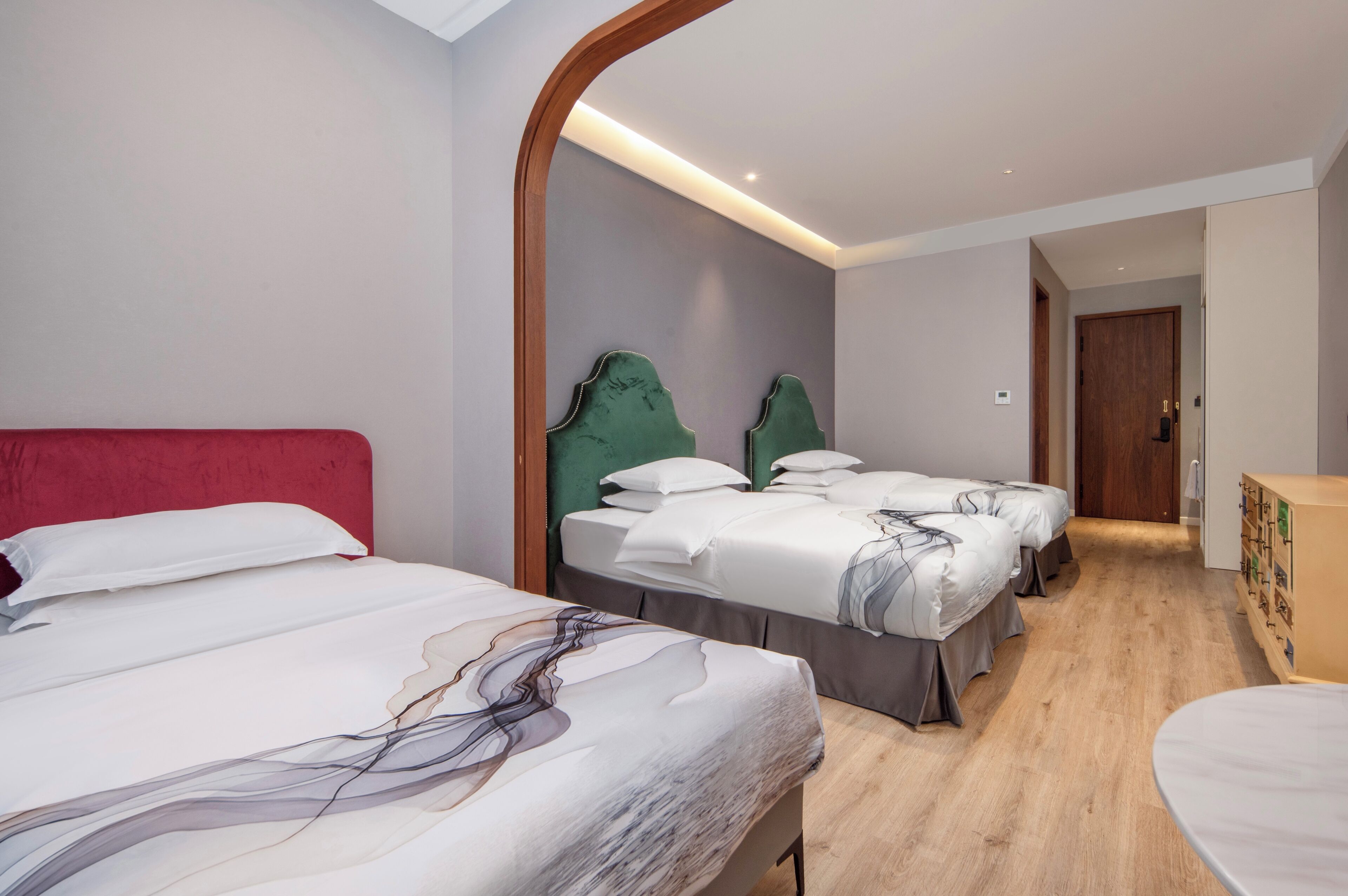 Chambre Triple Confort, plusieurs lits, vue jardin