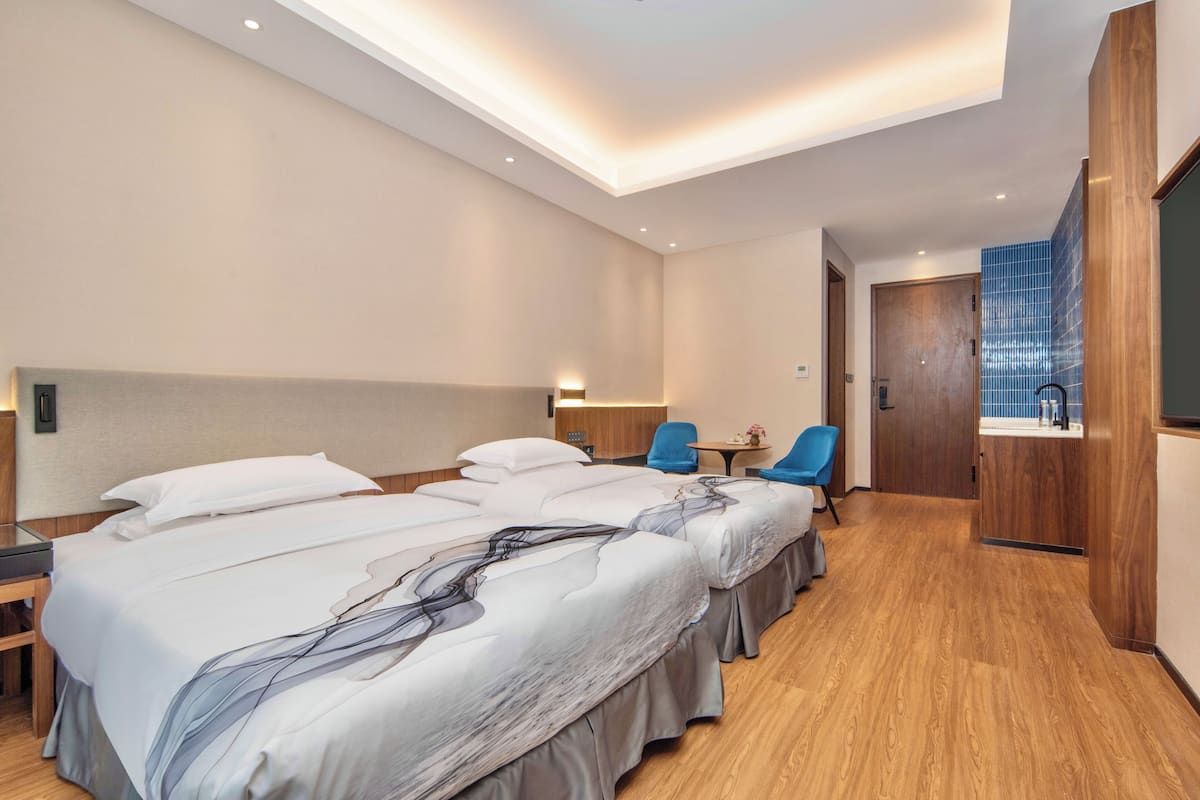 Family Suite, Multiple Beds, Garden View