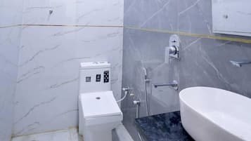 Double Room | Bathroom