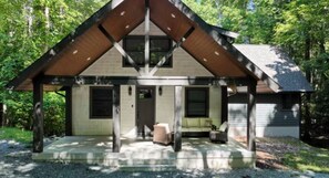 Exterior - New! Beary Kozy Cabin Salt Water HotTub/Hike/Bike! (Beech Mountain)