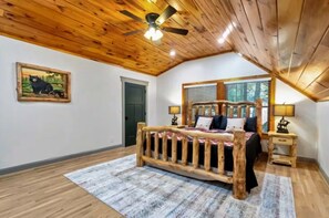 Room - New! Beary Kozy Cabin Salt Water HotTub/Hike/Bike! (Beech Mountain)