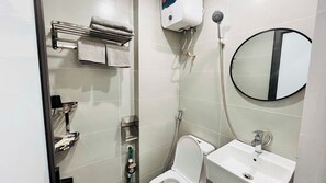 Bathroom - Aira Apartment Khuong Thuong (Kim Lien)