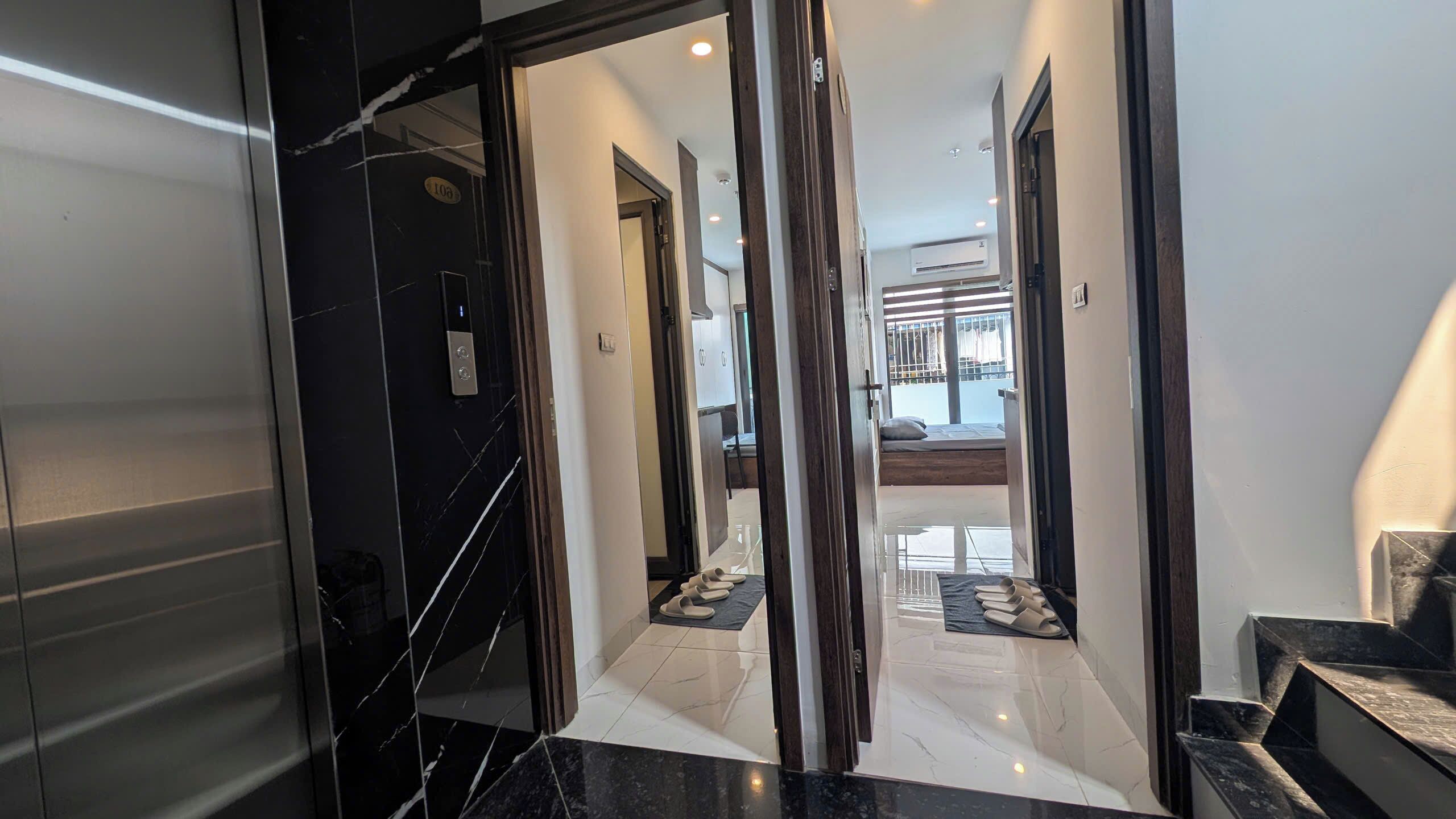 Deluxe Double Room, Balcony | Interior