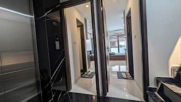 Deluxe Double Room, Balcony | Interior
