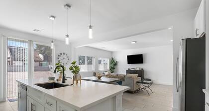 4BR Modern Home Work Remotely in Style Near Strip, Convention & Airport