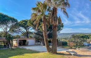 Terrace/patio - Awesome home in Le Plan-De-La-Tour (Le Plan-De-La-Tour)