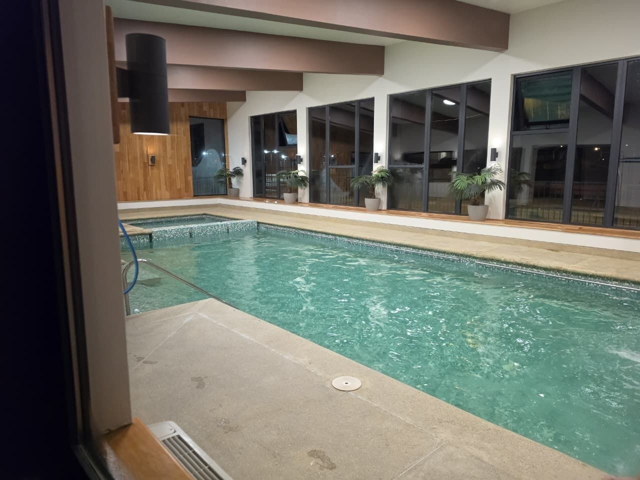 Una piscina techada, una piscina climatizada