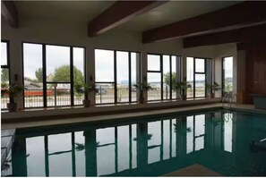Pool - Patagonia Big Family Apart for 7 + BBQ + HotPool (Puerto Natales)