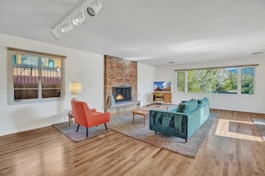 Smart TV - Walk to Uptown Sedona / Hot Tub + Views / Quiet (Sedona)