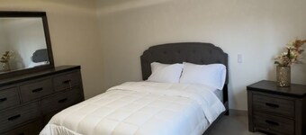 Ameera's Place Charming 3-bedroom house in beautiful Gallup with AC