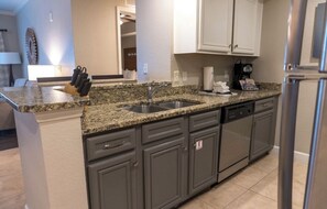 Interior - 2BR 2BA Deluxe Stay w/Pool near Theme Parks (Orlando)