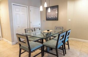 Dining - 2BR 2BA Deluxe Stay w/Pool near Theme Parks (Orlando)