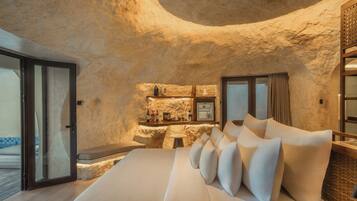 1 Bedroom Plunge Pool with Lagoon Access