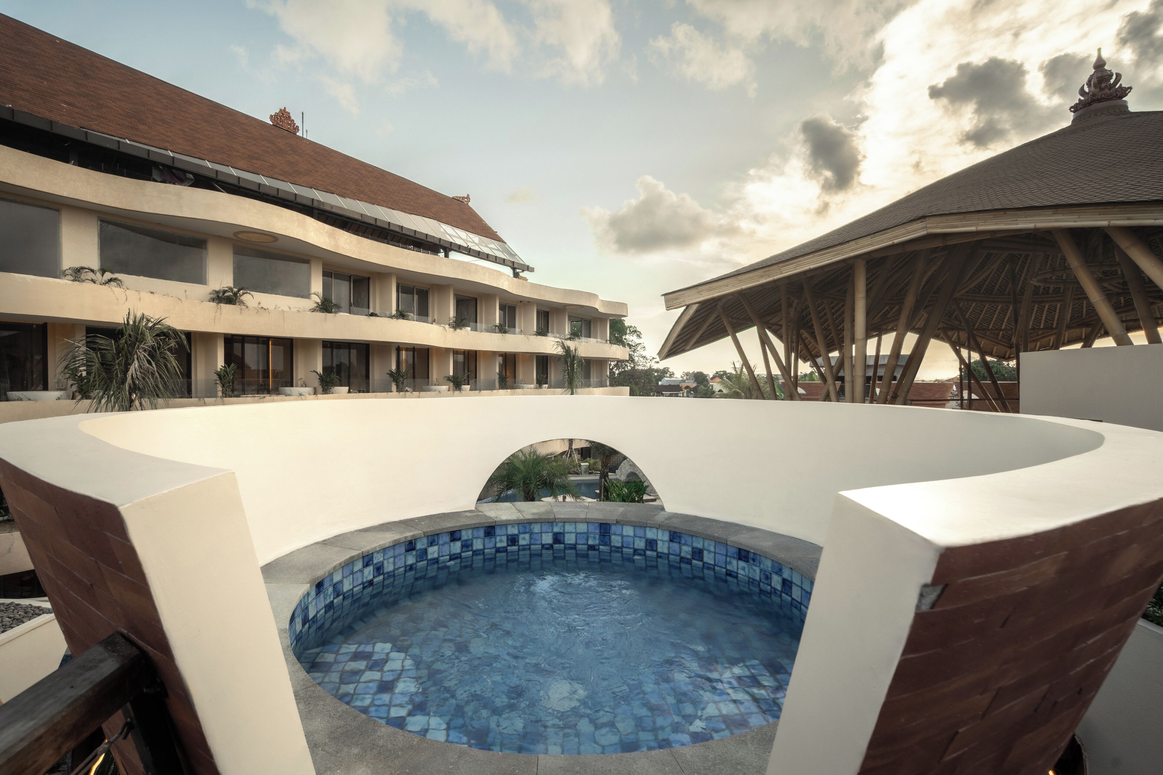 Suite Room with Lagoon Access | Pool