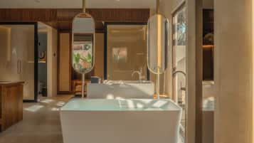 Grand Suite Room with Pool View | Premium bedding, minibar, free WiFi