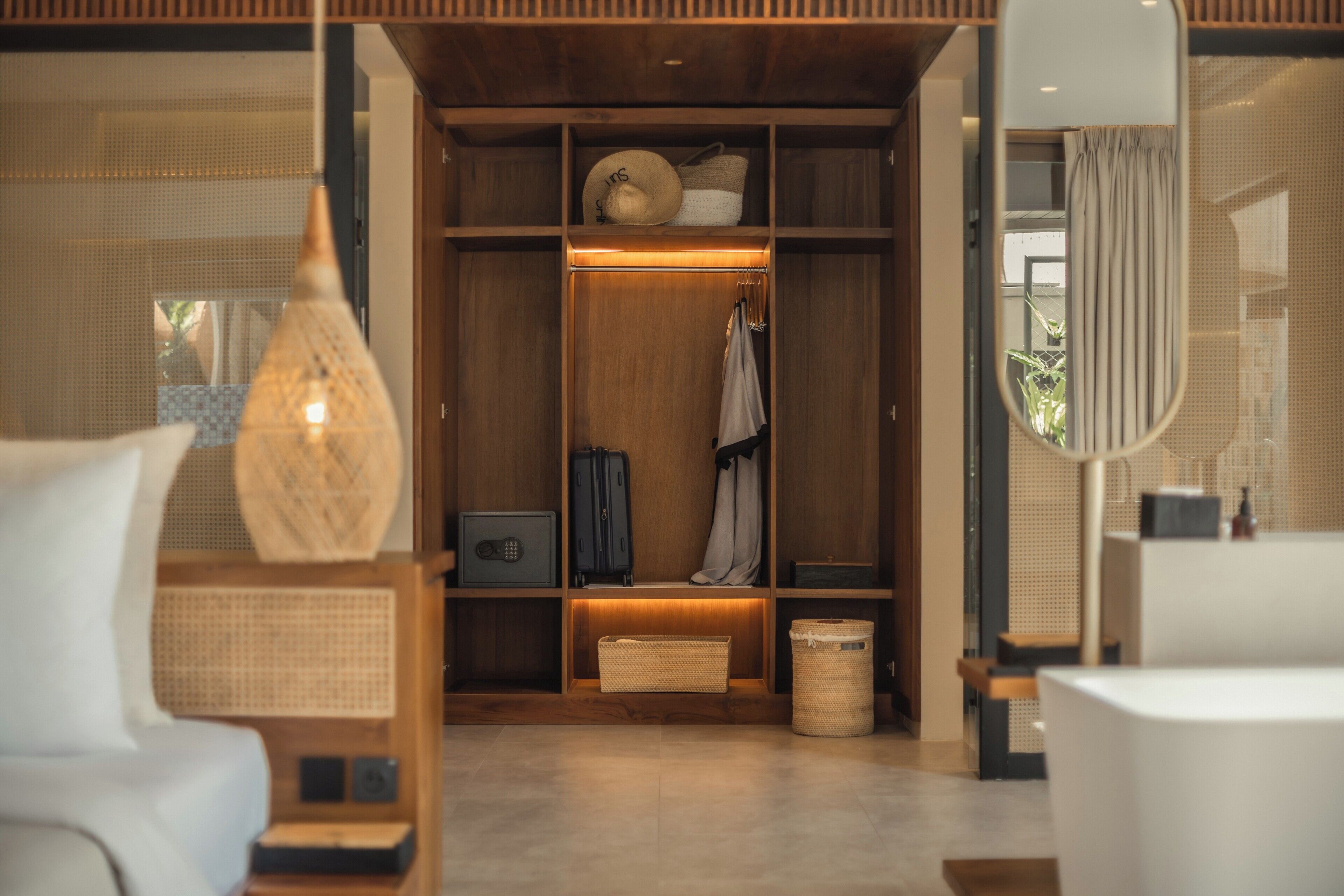 Grand Suite Room with Lagoon Access | Premium bedding, minibar, free WiFi