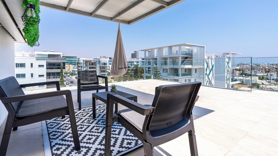 Jay's 2-BR Apt & Terrace in Larnaca