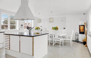 Dining - 5 bedroom beautiful apartment in Rønne (Rønne)