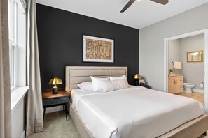 Two-Bedroom | Laptop workspace, free WiFi, bed sheets