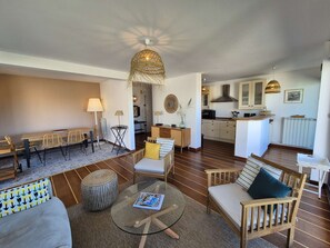 Living area - Beautiful sea view, swiming pool, beaches (ST MANDRIER SUR MER)