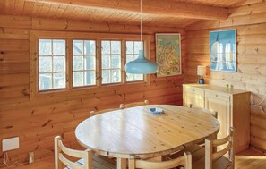 Dining - Gorgeous home in Væggerløse with WiFi (Væggerløse)