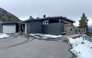 Exterior - Awesome home in Stryn with house a mountain view (Stryn)