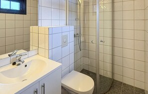 Shower - 2 bedroom awesome home in Lillehammer (Lillehammer)