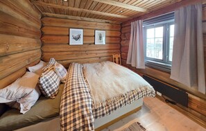 3 bedrooms, travel crib, free WiFi