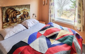 3 bedrooms, travel crib, free WiFi