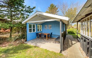 Outdoor dining - Cozy home in Tarm with sauna (Tarm)