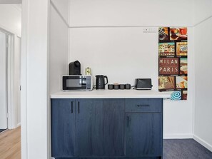Interior - Vale Road Studio Two | 3 Minutes to CBD (South Bathurst)