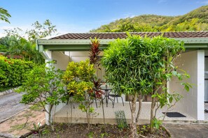 Terrace/patio - Tropical Escape Apartment (Nelly Bay)