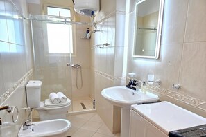 อพาร์ทเมนท์สำหรับครอบครัว, 1 ห้องนอน, ระเบียง, หันหน้าสู่ทะเล (Casa Sul Mare) | ห้องน้ำ