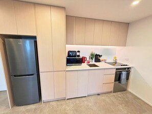 Fridge, microwave, oven, stovetop - Freshly Styled 1 Bedroom in Manchester Street (Christchurch)