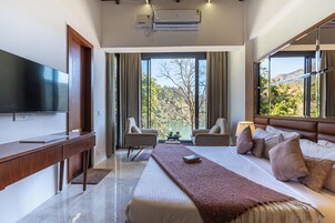 Apartamento de lujo | Escritorio y espacio para trabajar con un portátil