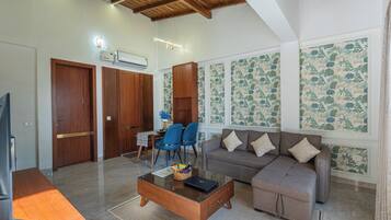 Classic Apartment | Living area