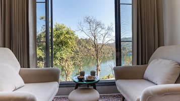 Luxury Apartment | Living area