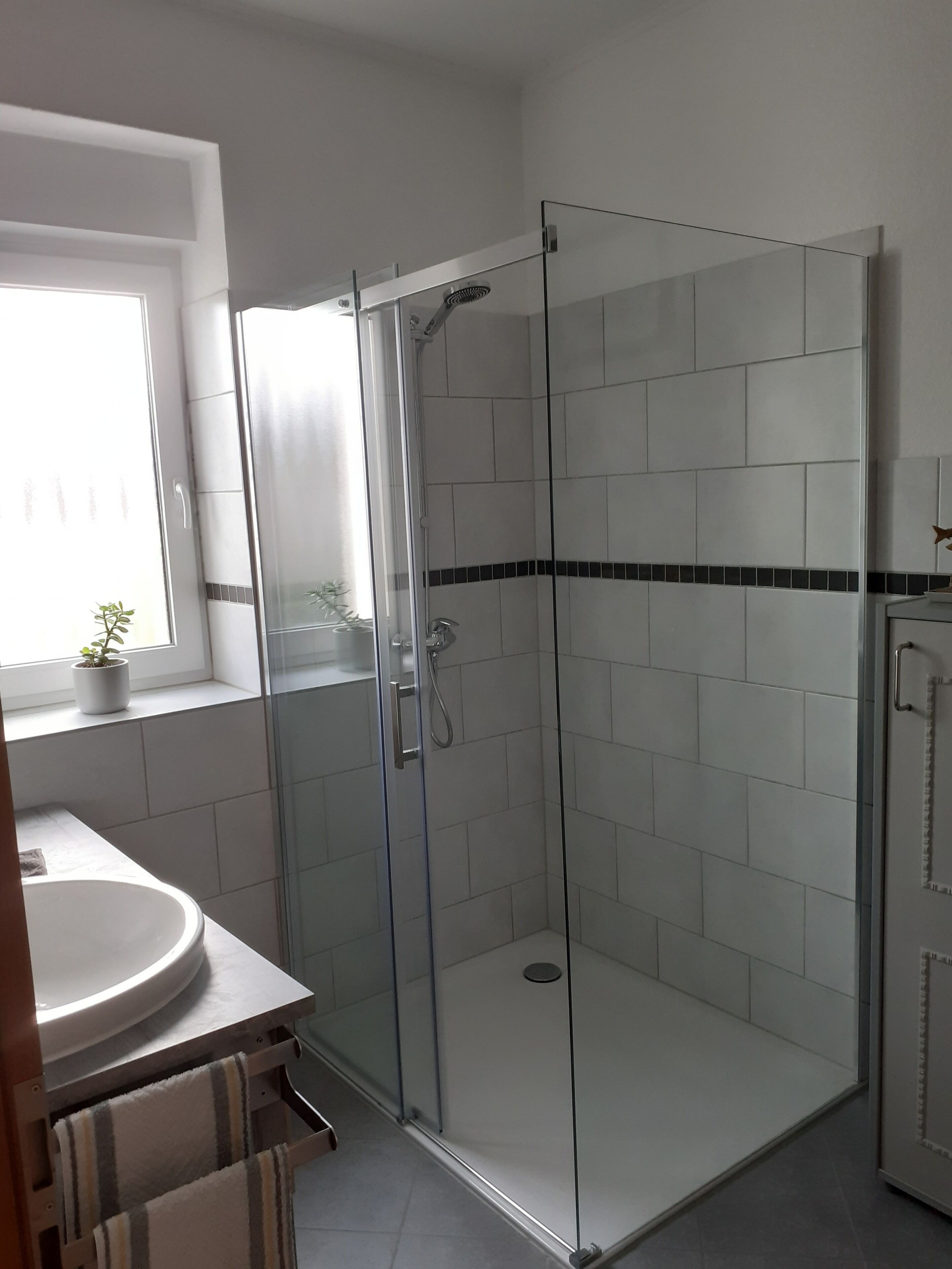 Dusche, Handtücher, Seife, Toilettenpapier