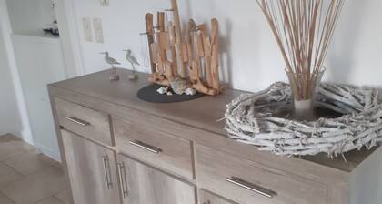 Cozy vacation apartment on the dike