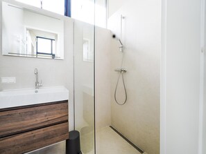 Bathroom - Detached house by the Kaag, green and peaceful. (Oud Ade)