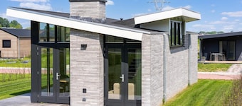 Detached house by the Kaag, green and peaceful.