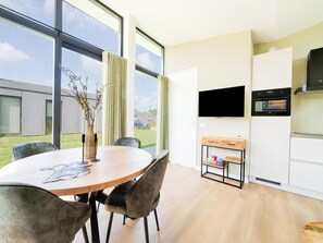 Dining - Detached house by the Kaag, green and peaceful. (Oud Ade)