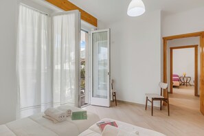Family Apartment, Multiple Bedrooms, Beachside (Casa Adelina Garden Stresa Center) - Casa Adelina Garden Stresa Center (Stresa)