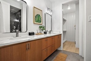 Bathroom - Modern Escape with Private Rooftop & City Views (Dallas)