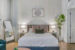1 bedroom, desk, iron/ironing board, free WiFi - Chic Loft | Free Parking, Gym, Game Room (Philadelphia)