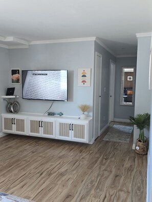 Interior - Near Airport cozy 2 bedroom  (Anchorage)