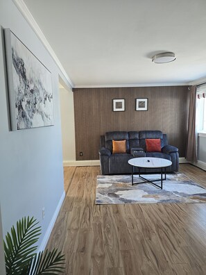 Living area - Near Airport cozy 2 bedroom  (Anchorage)