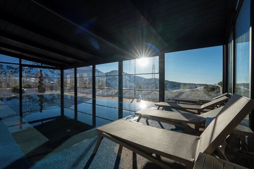 ZAFARON PREMIUM HOTEL 