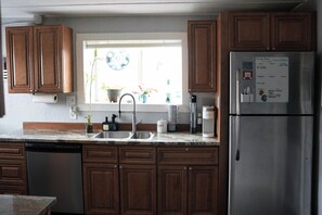 Microwave, oven, stovetop, dishwasher - Fully Furnished Creative Space + Studio Office in Convenient Denver Location (Denver)